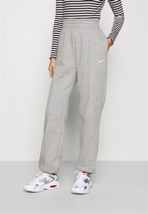 zalando nike jeans.